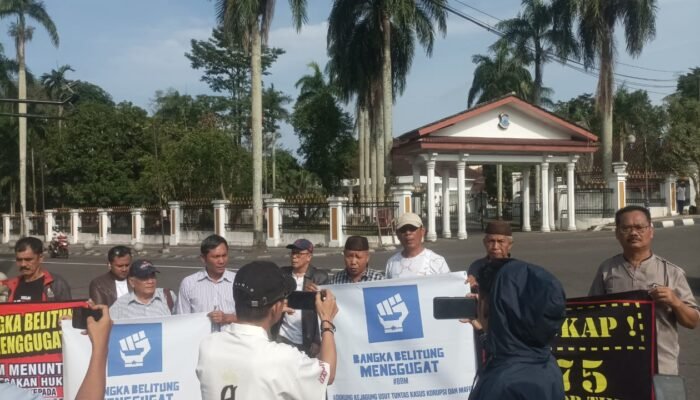 Aksi Unjuk Rasa Massa terkait kasus dugaan kerugian Negara/Korupsi 300 T di Bangka Belitung